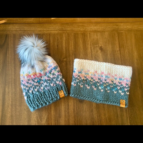 Sunrise Toque Beanie and Cowl Set - Picture 1 of 4